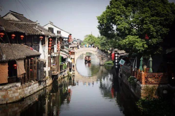 有什么诗句能够表达出，感情不会随